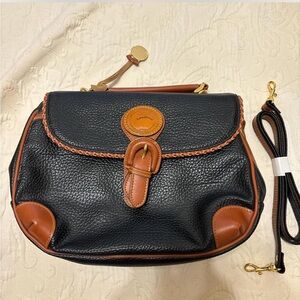 Dooney and bourke classic navy blue crossbody bag